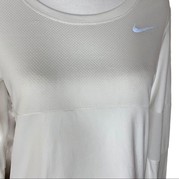 Nike Dri-fit city white core top - small - Picture 8 of 11